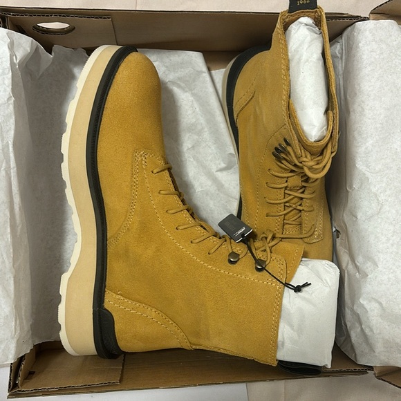 Hi-Line Lace boots - Picture 5 of 5